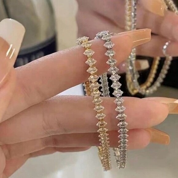 Marquise Cut Tennis Bracelet - Picture 1 of 3